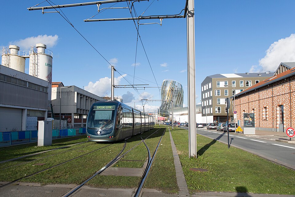 La Cité du Vin tram stop